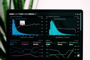 Mehr über den Artikel erfahren Integration von CRM-Systemen in bestehende Geschäftsprozesse